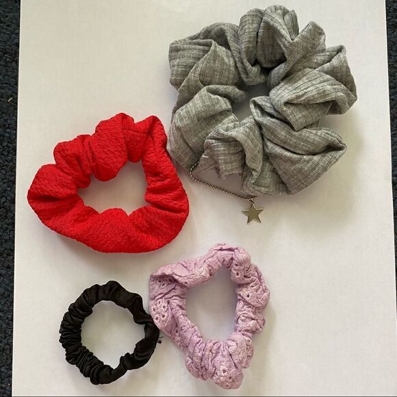 Set of 5 Hair Accessories - 1 Headband, 4 Scrunchies - Picture 3 of 3
